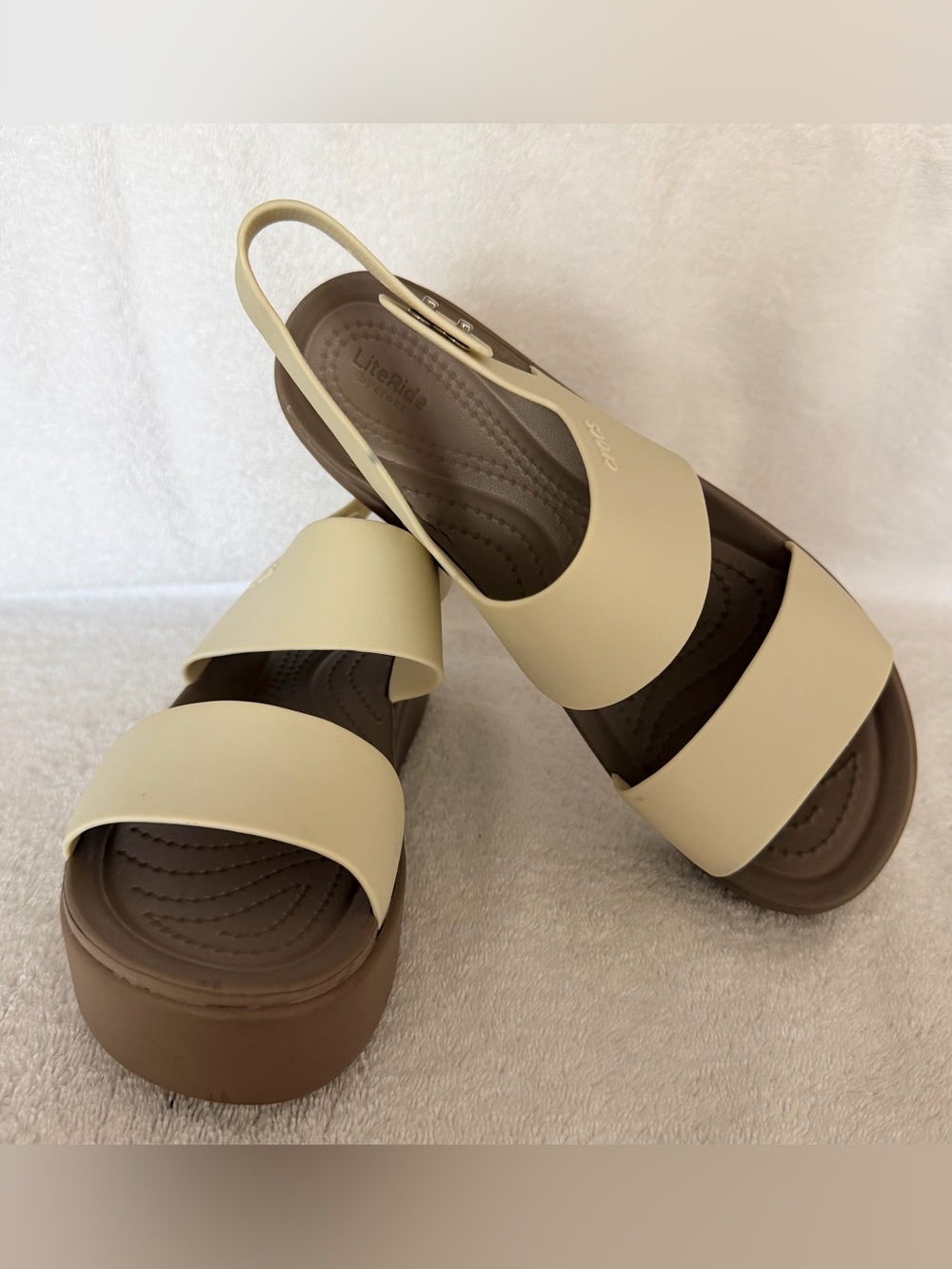 Crocs Women's Brooklyn Low Wedge Platform Sandals Slingback Tan / Taupe Size 8